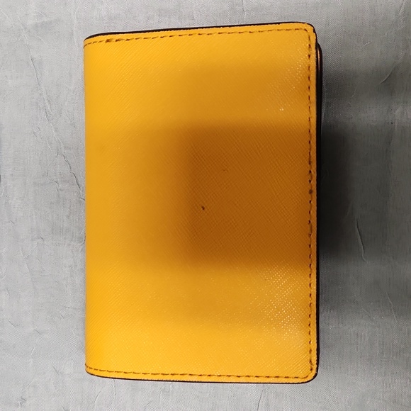 Michael Kors Crossgrain Leather Bifold Yellow Wallet NWT - Picture 5 of 8
